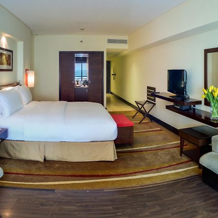 Sofitel Al Khobar The Corniche Hotel Buitenkant foto A room at the hotel