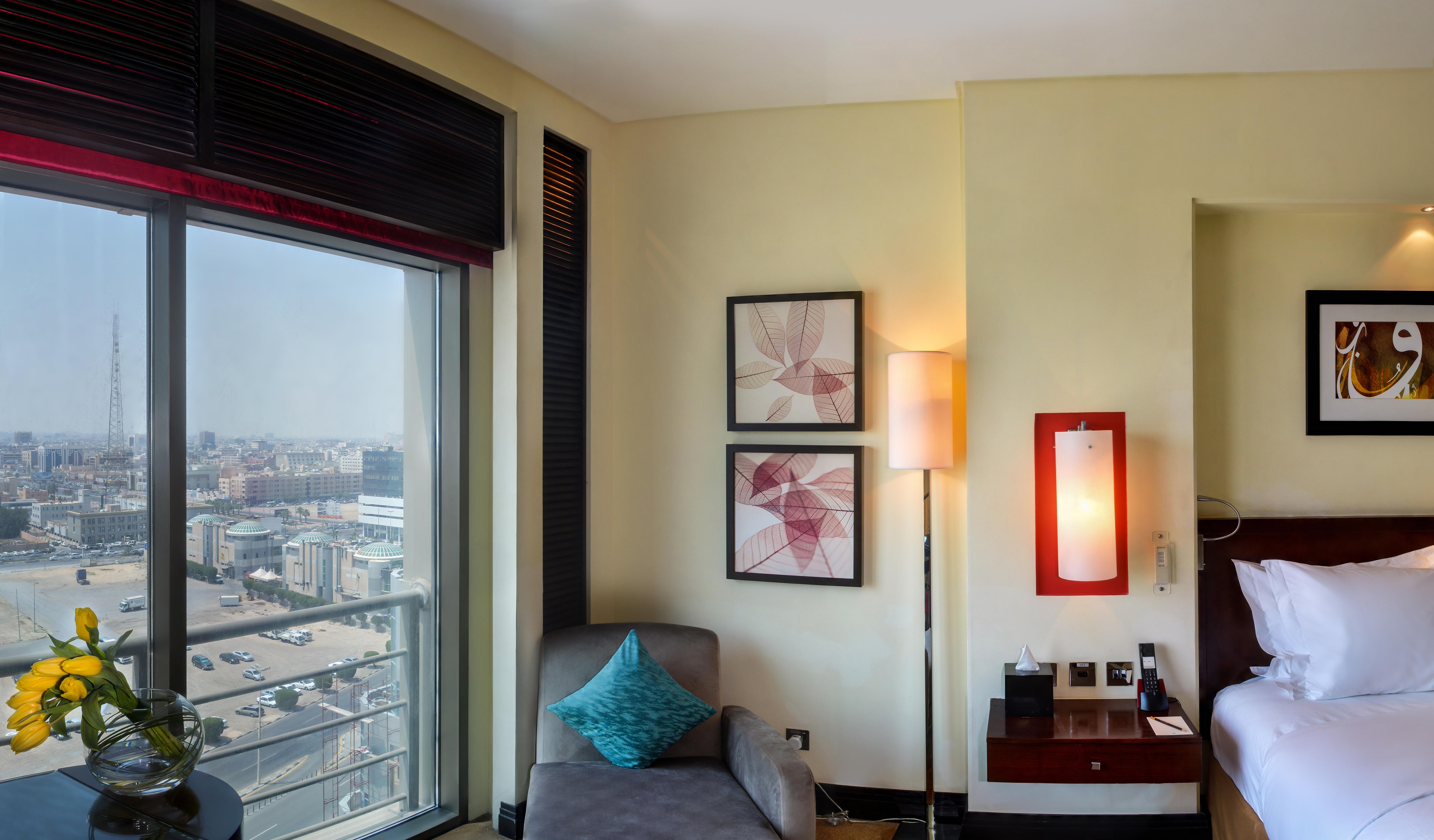 Sofitel Al Khobar The Corniche Hotel Buitenkant foto A room at the hotel