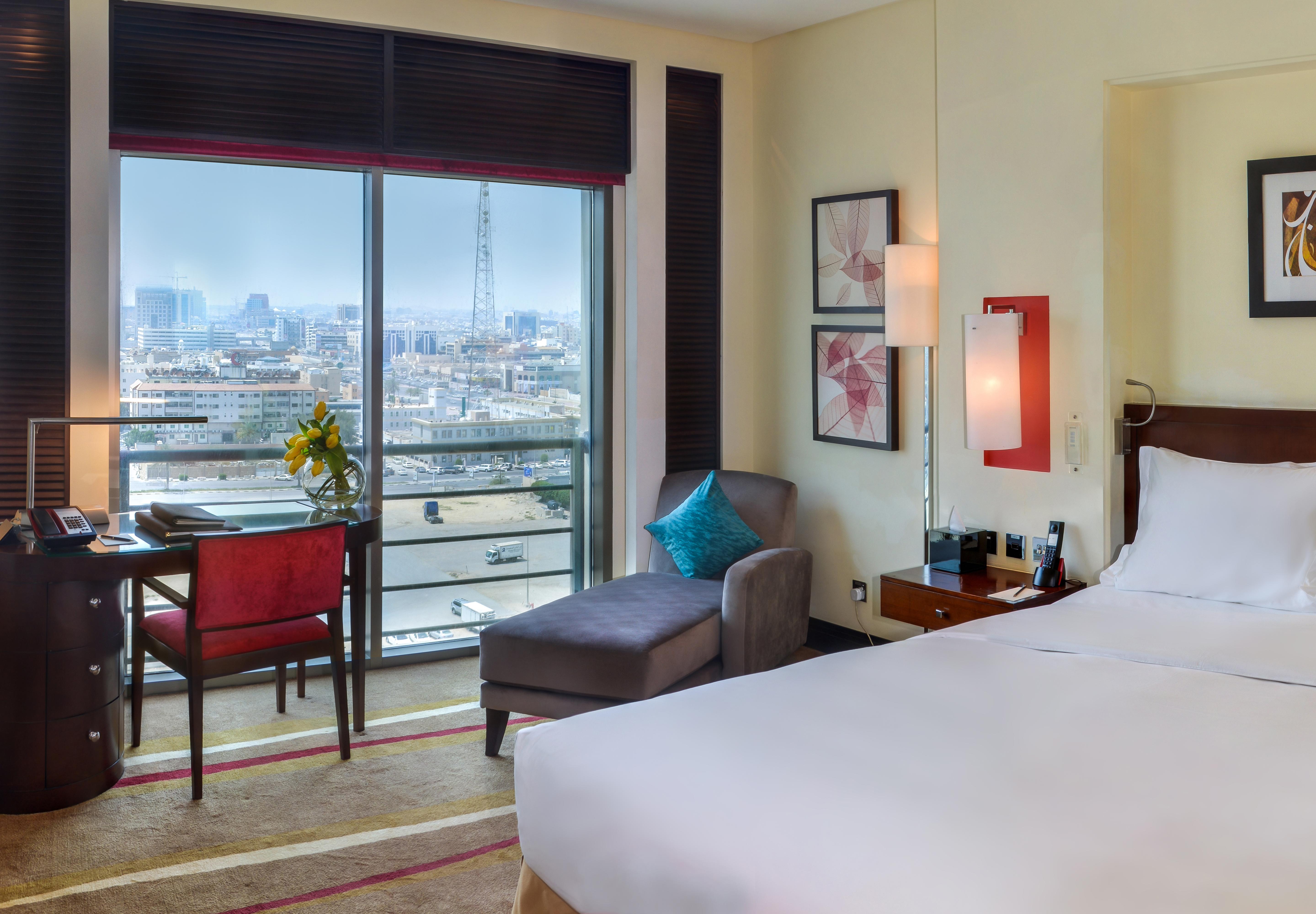 Sofitel Al Khobar The Corniche Hotel Buitenkant foto A room at the hotel