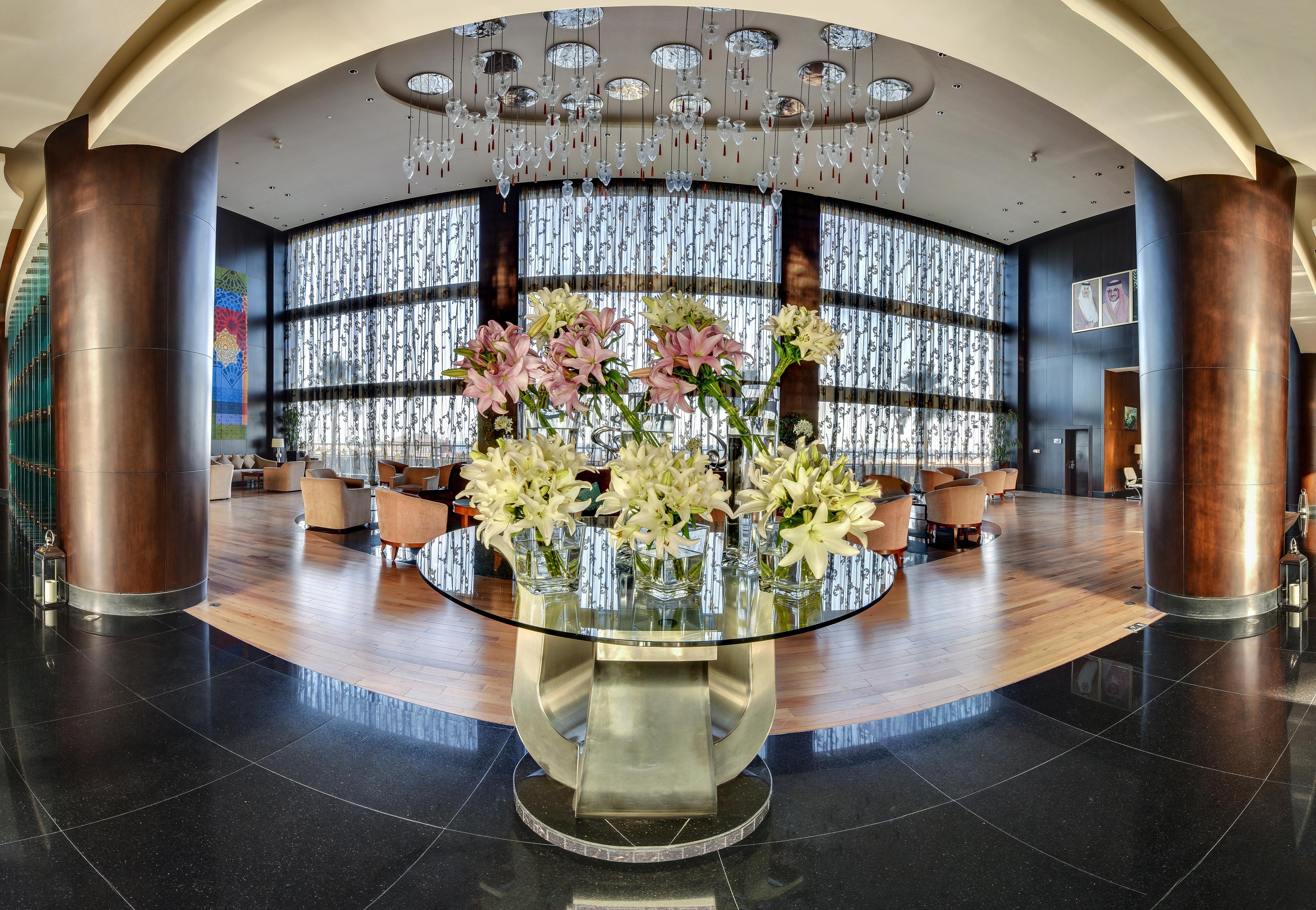 Sofitel Al Khobar The Corniche Hotel Buitenkant foto The lobby of the hotel