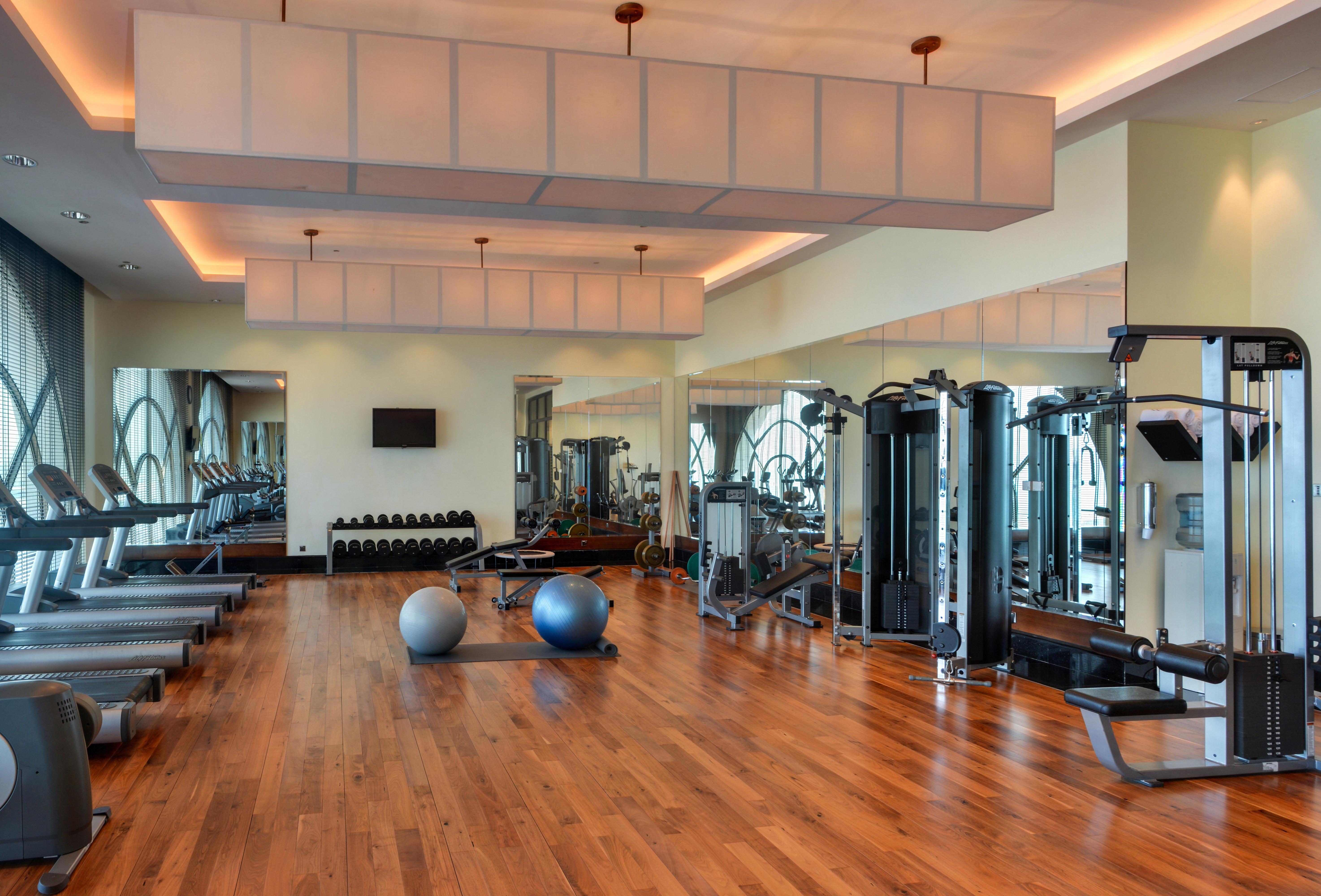 Sofitel Al Khobar The Corniche Hotel Buitenkant foto The gym at the hotel