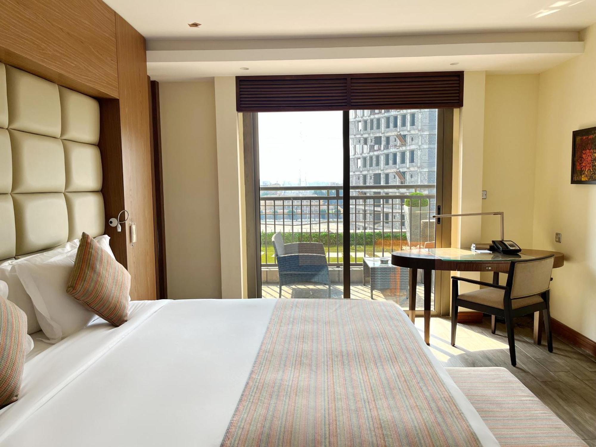 Sofitel Al Khobar The Corniche Hotel Buitenkant foto A room at the hotel