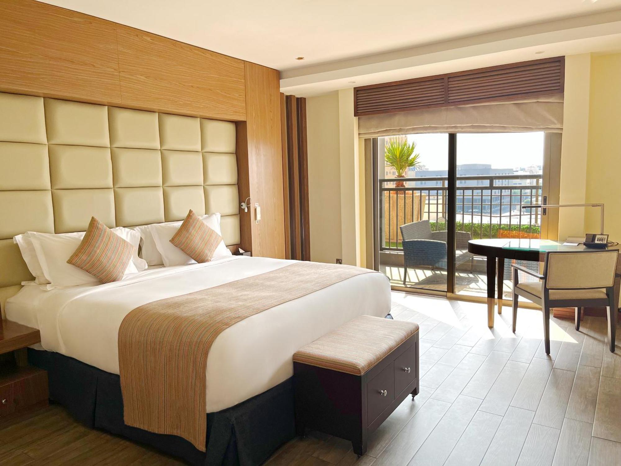 Sofitel Al Khobar The Corniche Hotel Buitenkant foto A room at the hotel