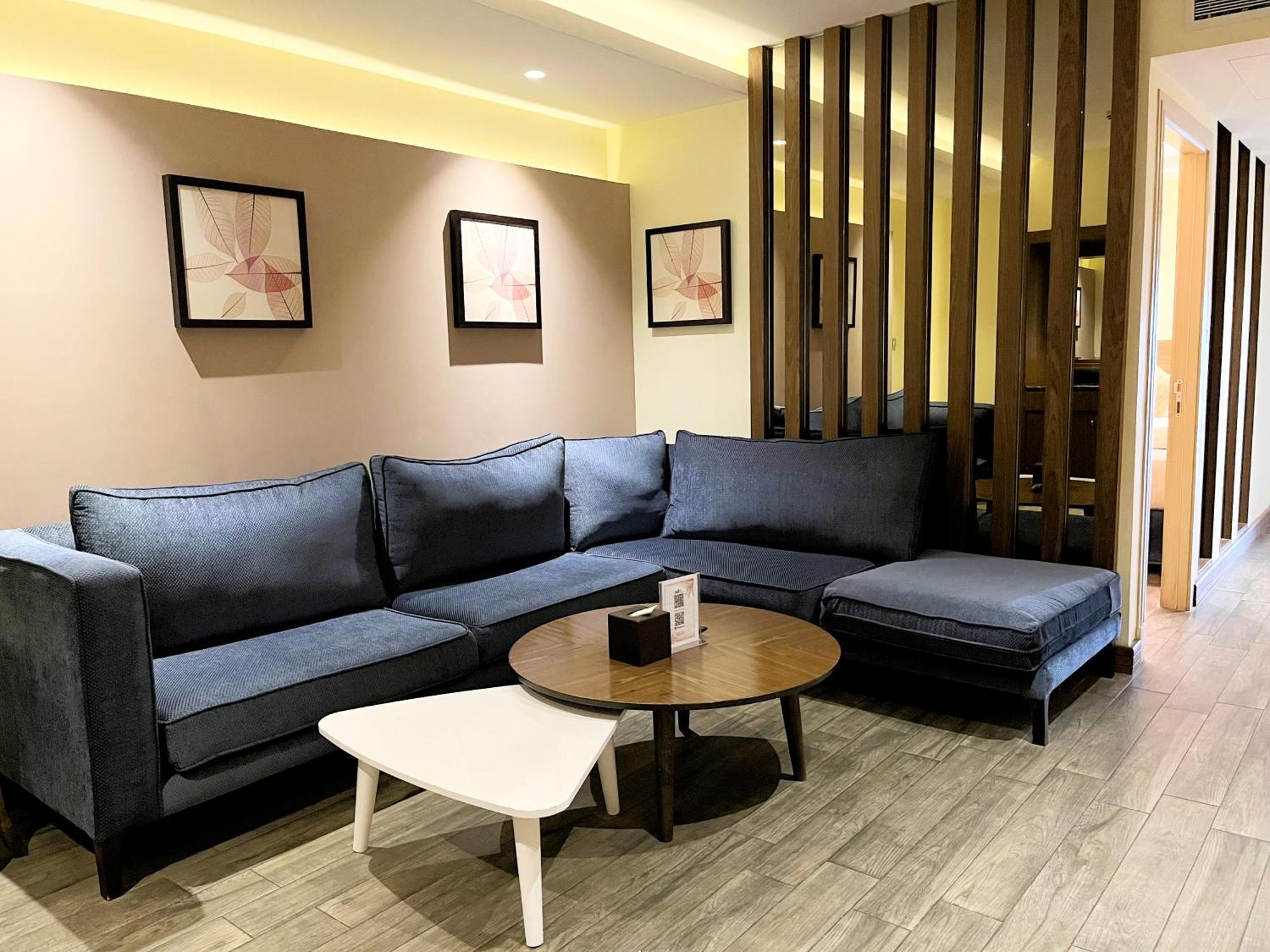 Sofitel Al Khobar The Corniche Hotel Buitenkant foto The waiting room at the clinic