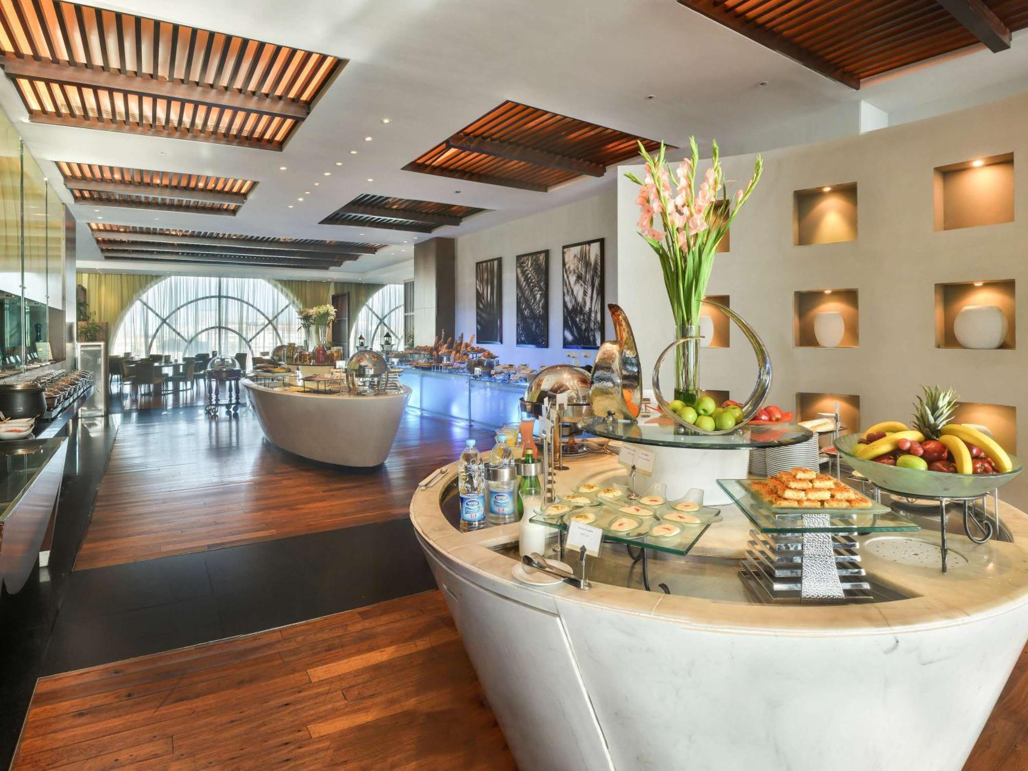Sofitel Al Khobar The Corniche Hotel Buitenkant foto The restaurant