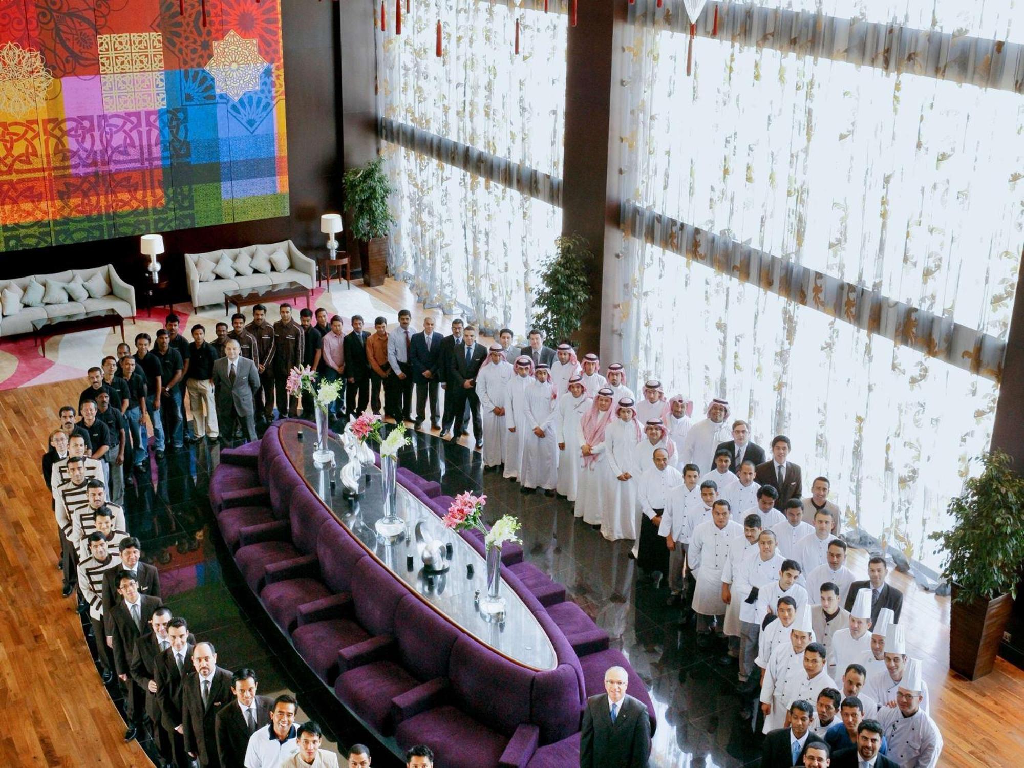 Sofitel Al Khobar The Corniche Hotel Buitenkant foto The staff of the Ritz-Carlton, DIFC, Dubai