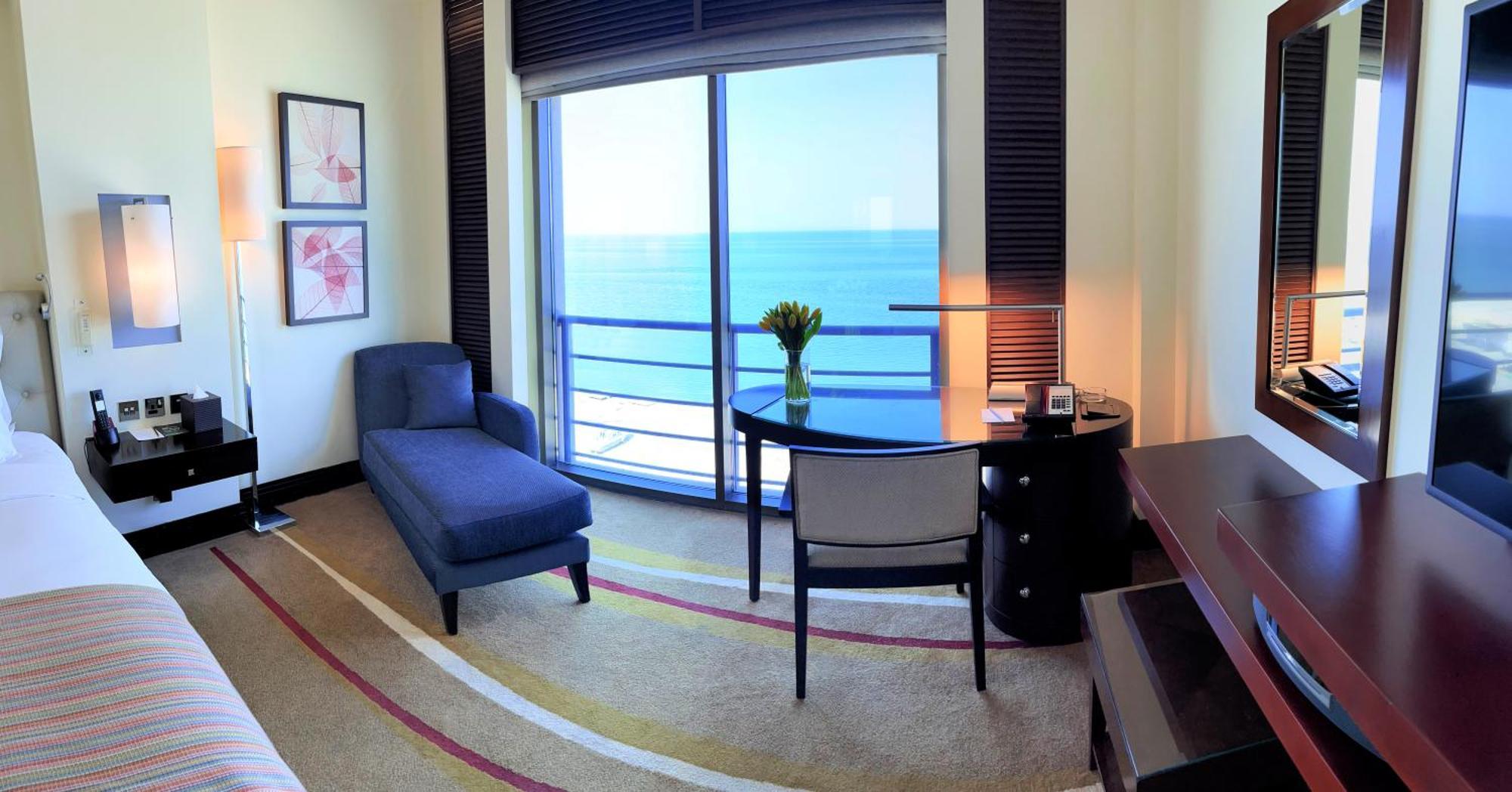Sofitel Al Khobar The Corniche Hotel Buitenkant foto A room at the Jumeirah Beach Hotel