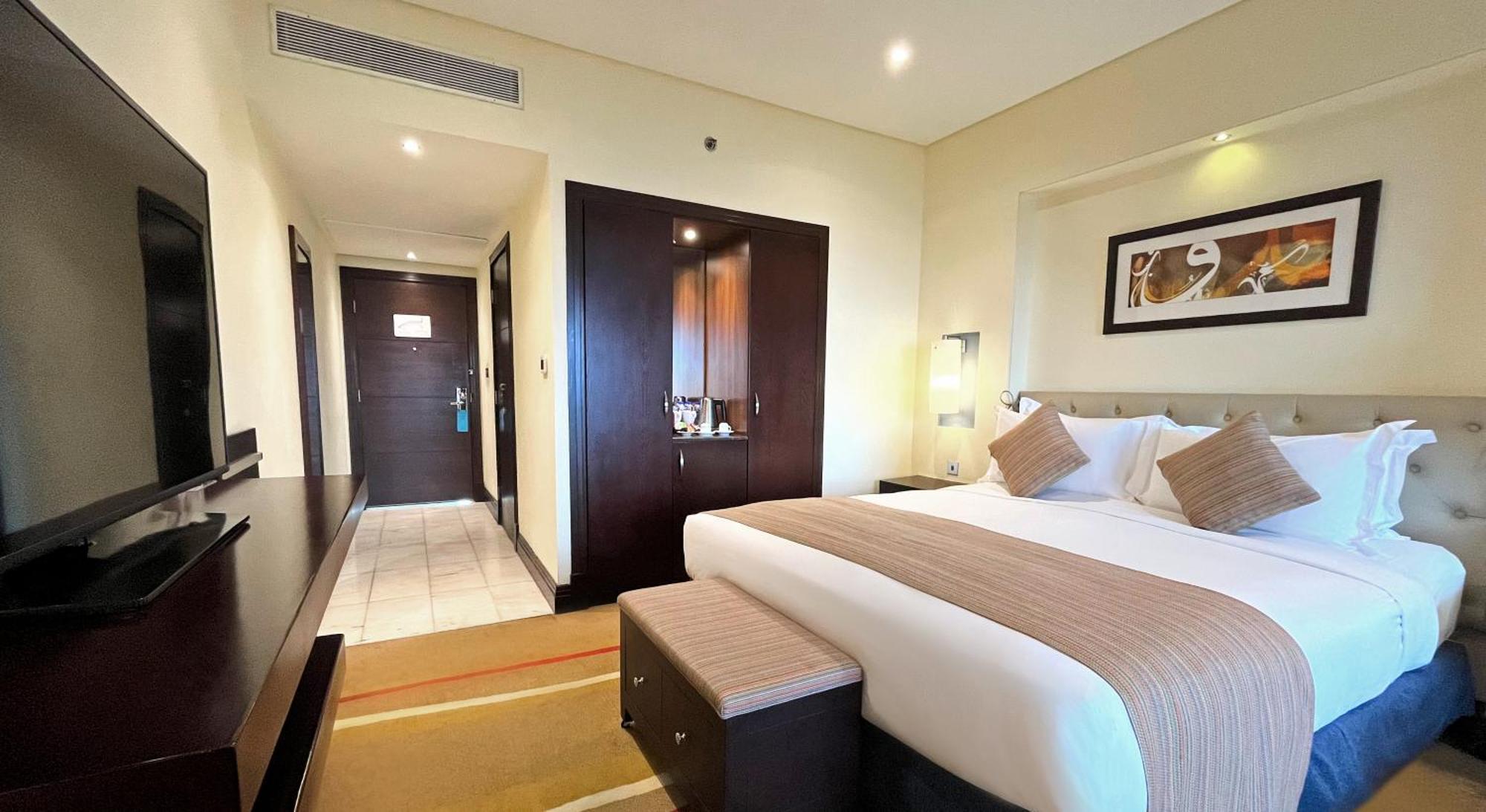 Sofitel Al Khobar The Corniche Hotel Buitenkant foto Deluxe Room